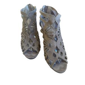 Adrienne Vittadini Gaven Taupe Gladiator Sandals 3.5" High Heel Size 8.5 M